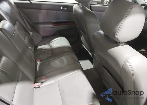 2002 Toyota Camry Xle V6 z USA, uszkodzony, nr VIN 4T1BF30K12U531578